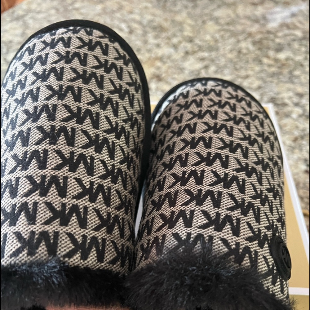 MK signature logo Janis faux fur slippers